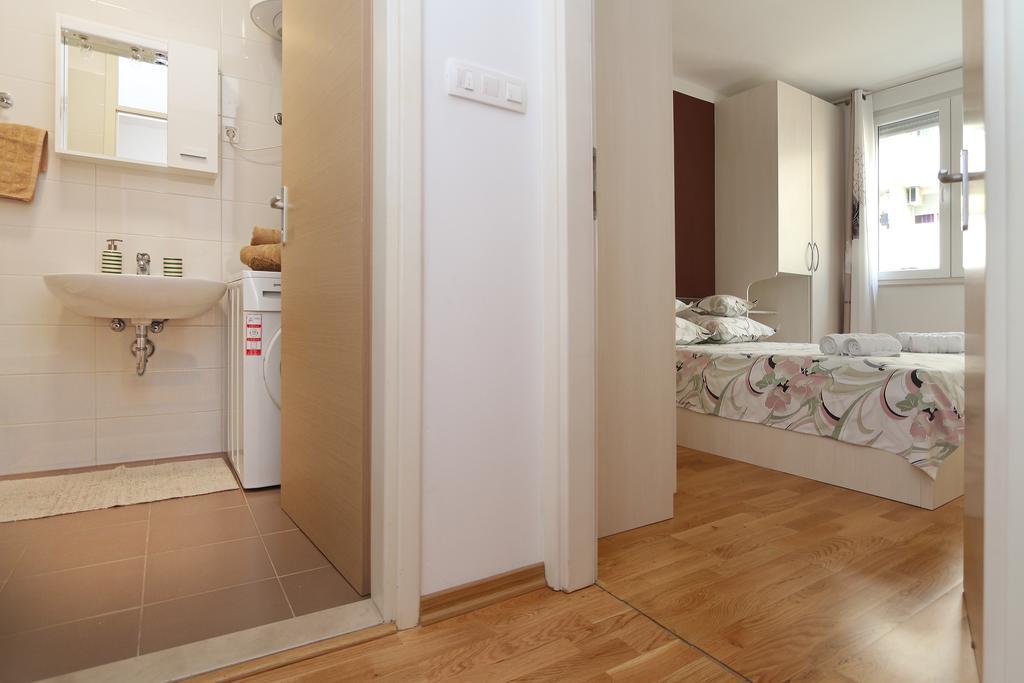 Antonijas Sunny Apartment Makarska Exterior photo